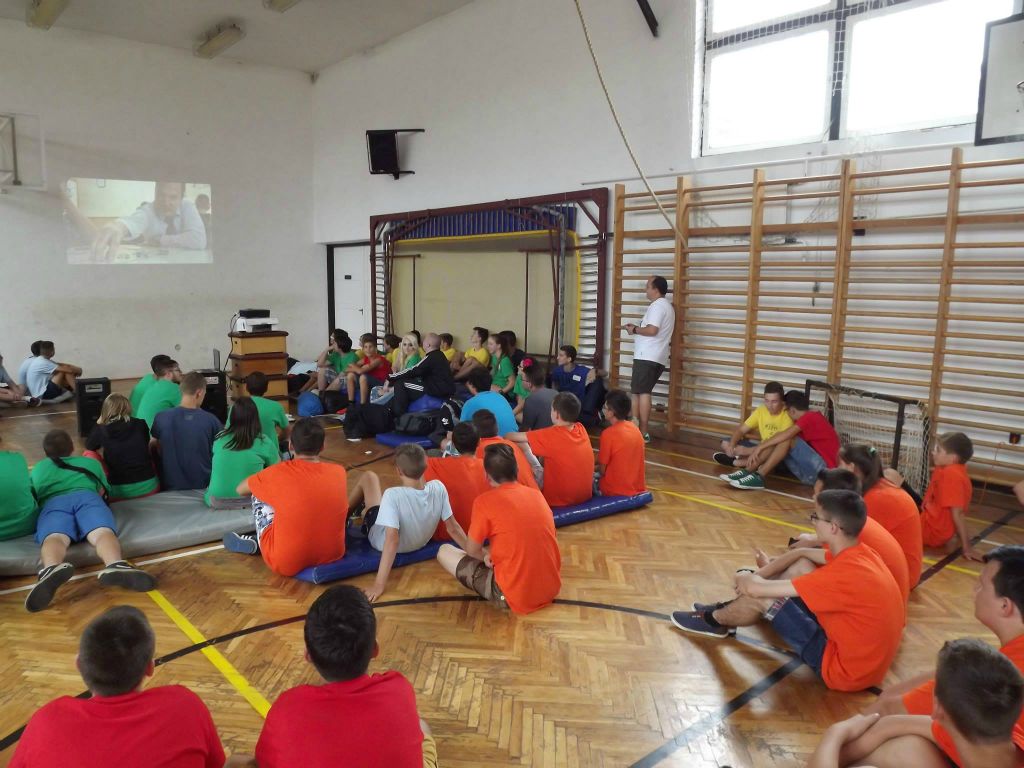 11882587_1028989427112730_8339